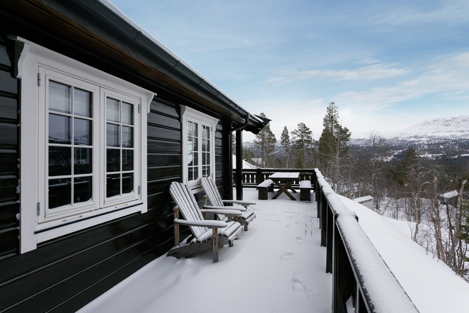 Stor og romslig terrasse på tilsammen 64 kvm Galleribilde