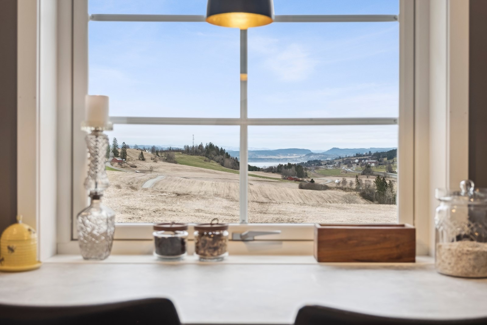 Pen utsikt mot Beitstadfjorden i retning Steinkjer. Galleribilde