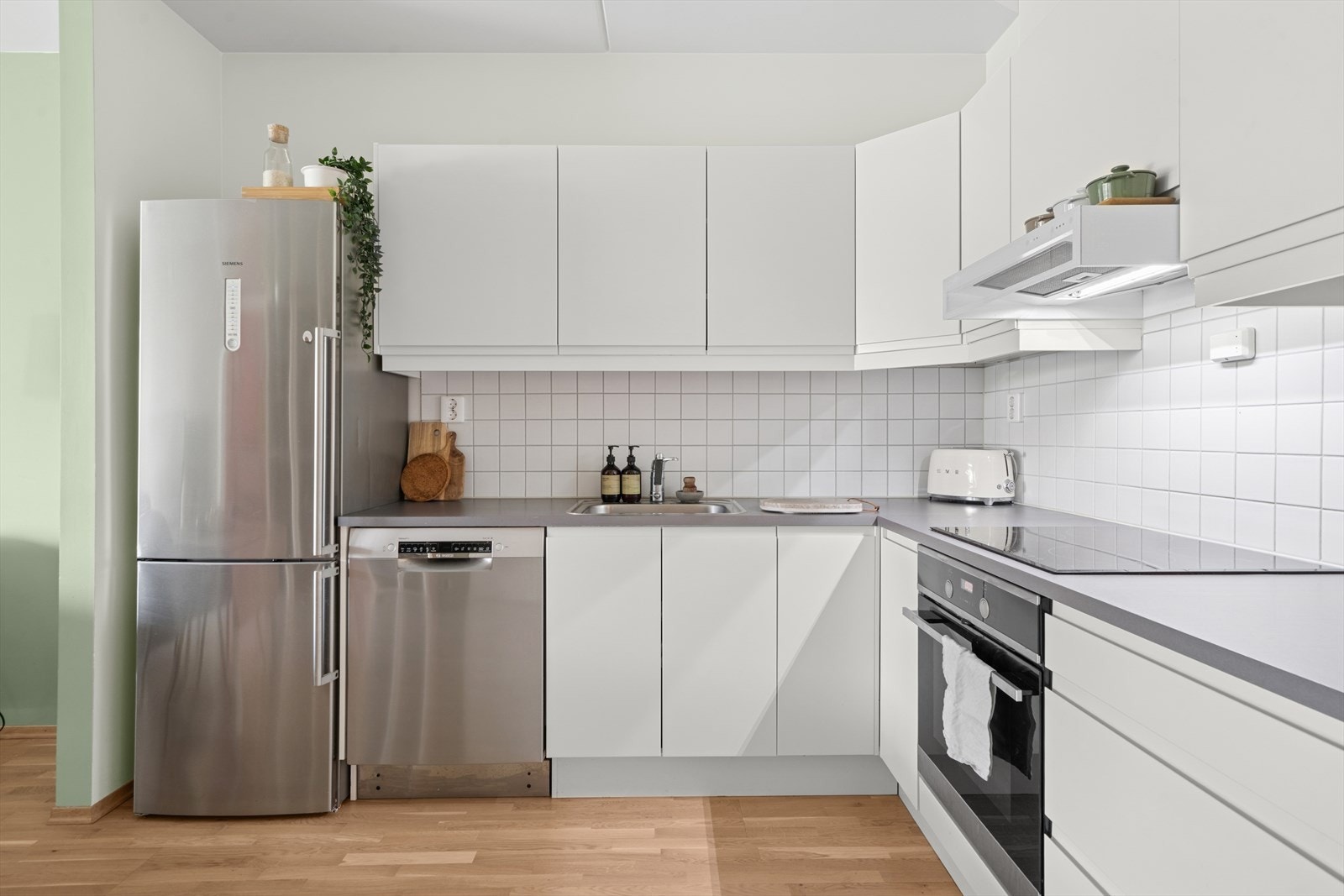 God skap- og benkeplass. Galleribilde