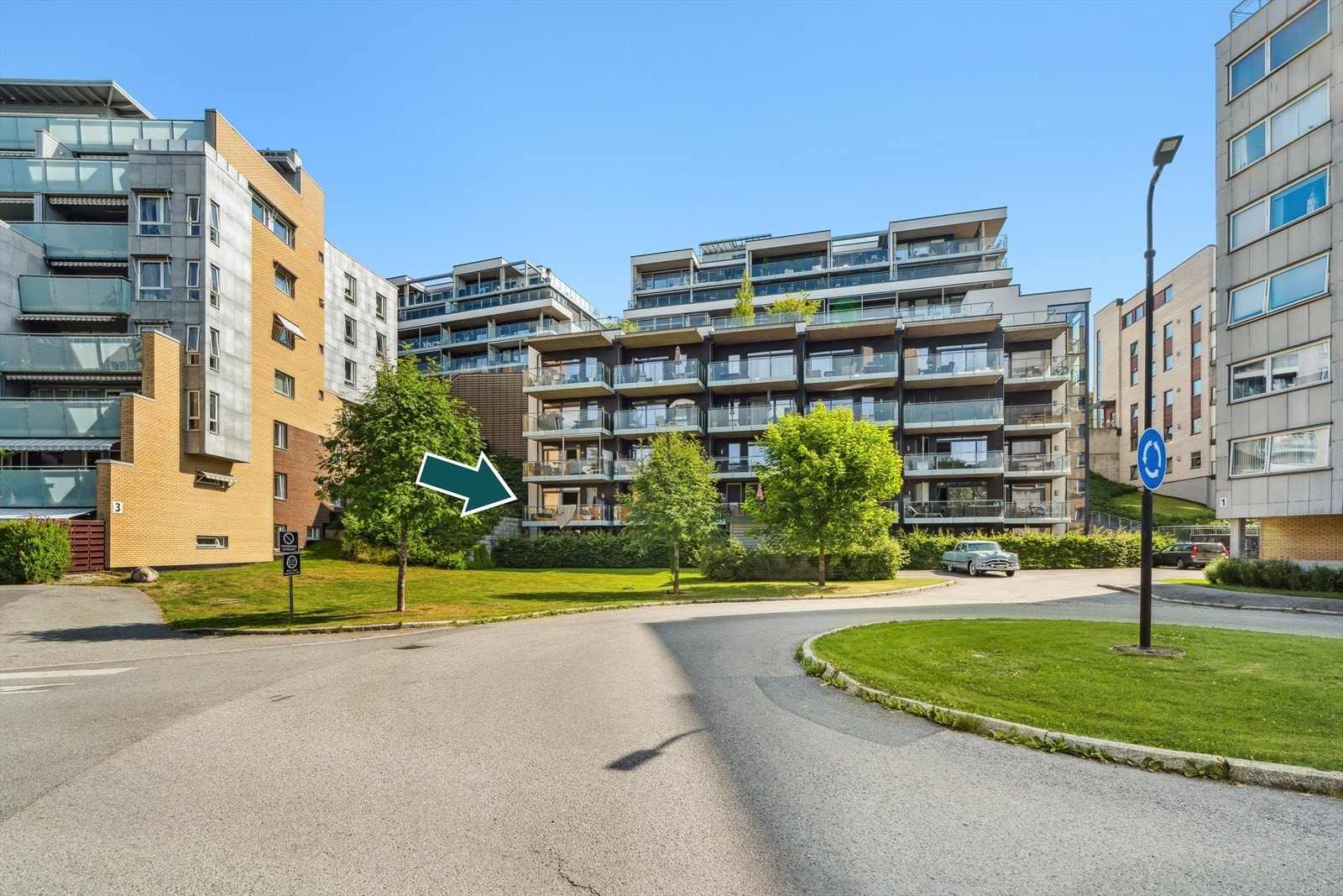 Fasade med vestvendt balkong. Galleribilde