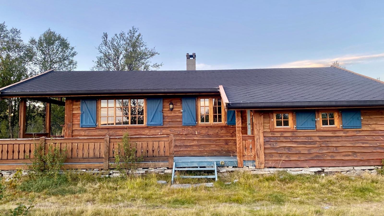 Her får du en hytte som inviterer til avslapning, naturnær livsstil og gode stunder. Galleribilde