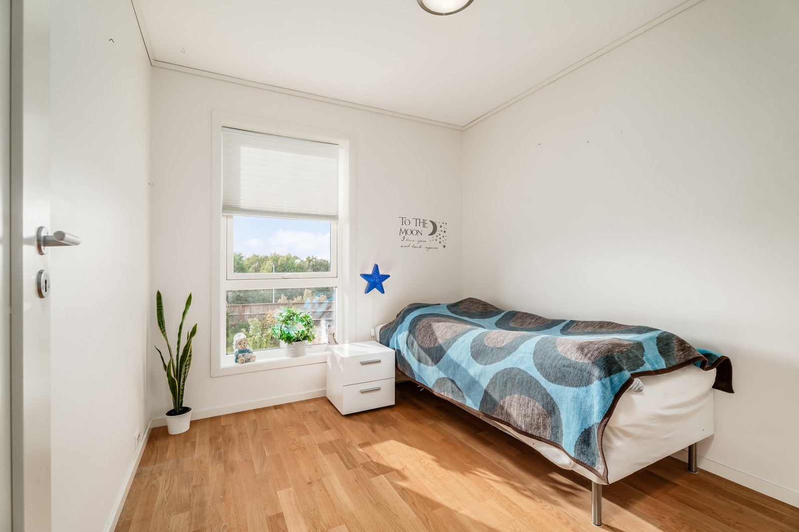 Soverom 2 er også av god størrelse og har plass til ønsket sengestørrelse Galleribilde