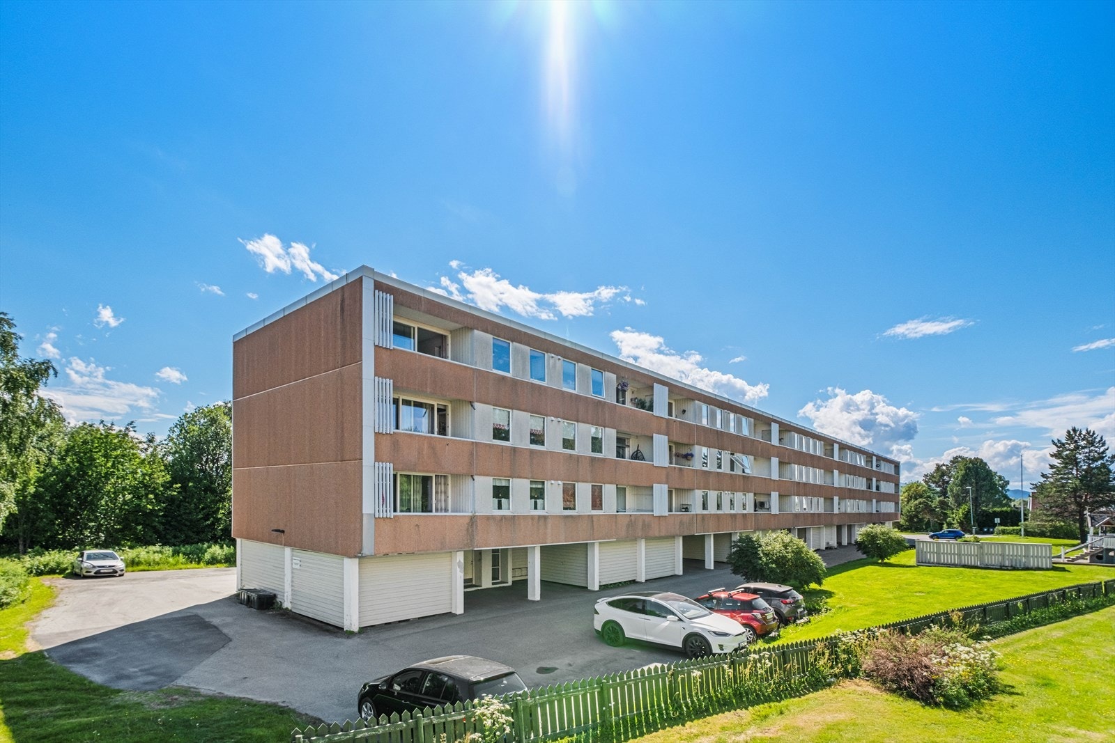 Aktiv Eiendomsmegling v/Kirst Næss Olsen har gleden av å presentere Wilhelmsmyrvegen 5 A. Galleribilde