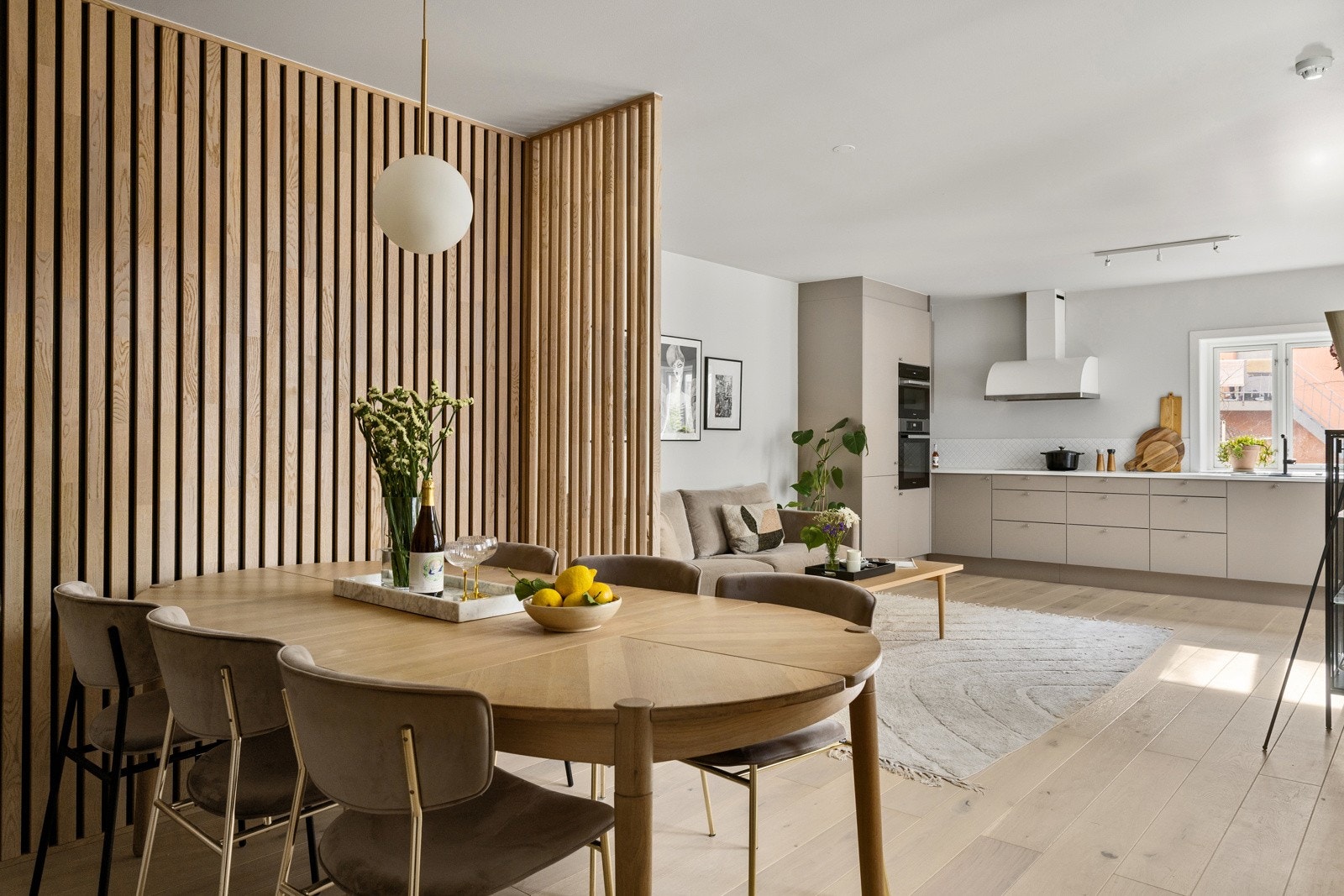 Store deler av boligen har blitt oppgradert/pusset opp i 2021 og holder en svært god standard Galleribilde