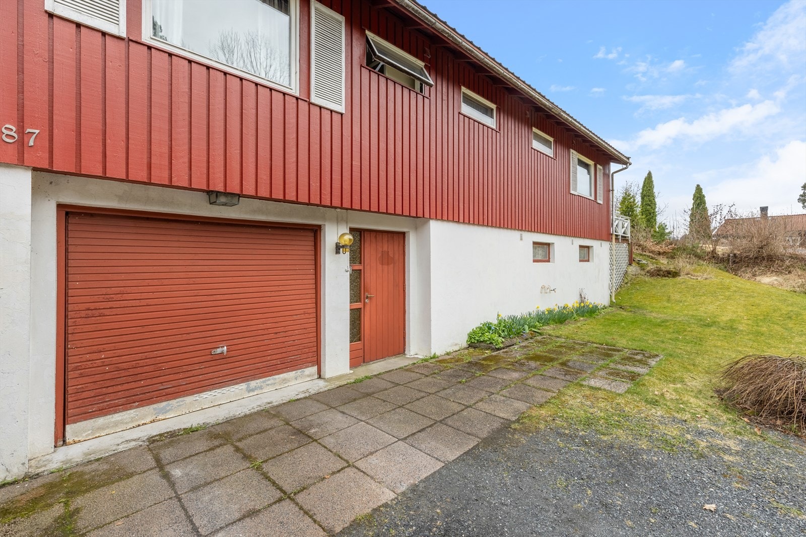 Parkering på egen tomt, samt i integrert garasje Galleribilde