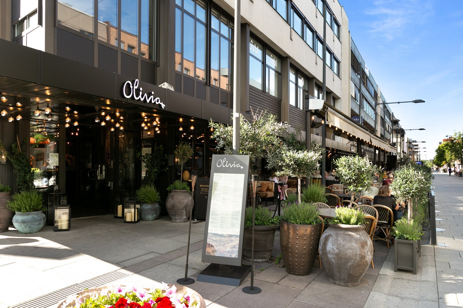 Olivia i Storgata. Flere hyggelige spisesteder og restauranter i byen. Galleribilde