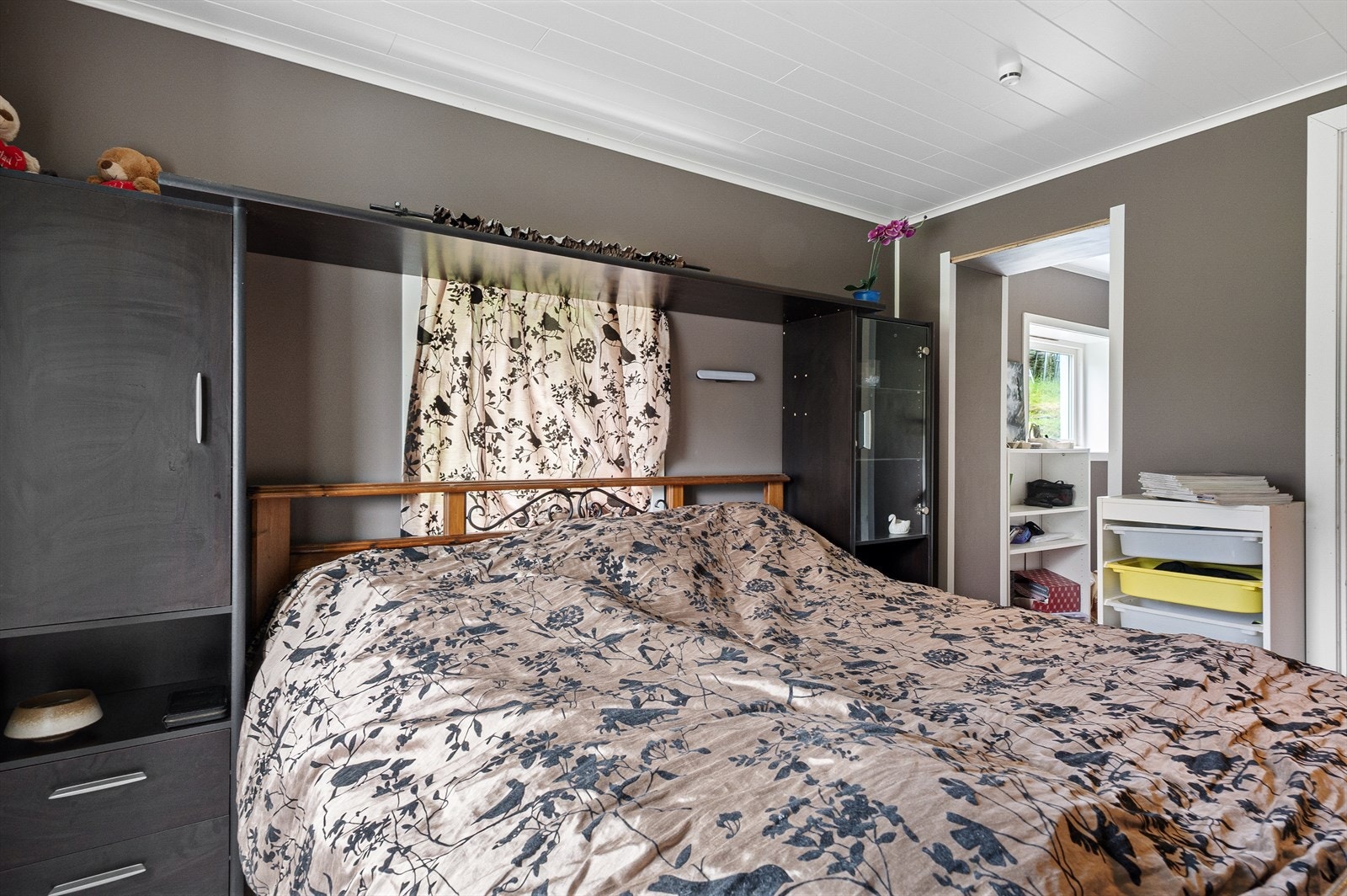Soverommet har egen walk-in-closet Galleribilde