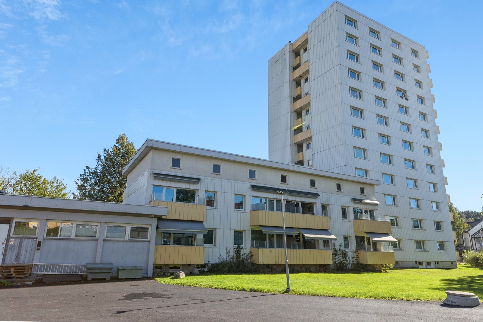 Borettslaget ligger sentralt til på Teisen med kort vei til sentrum. Galleribilde