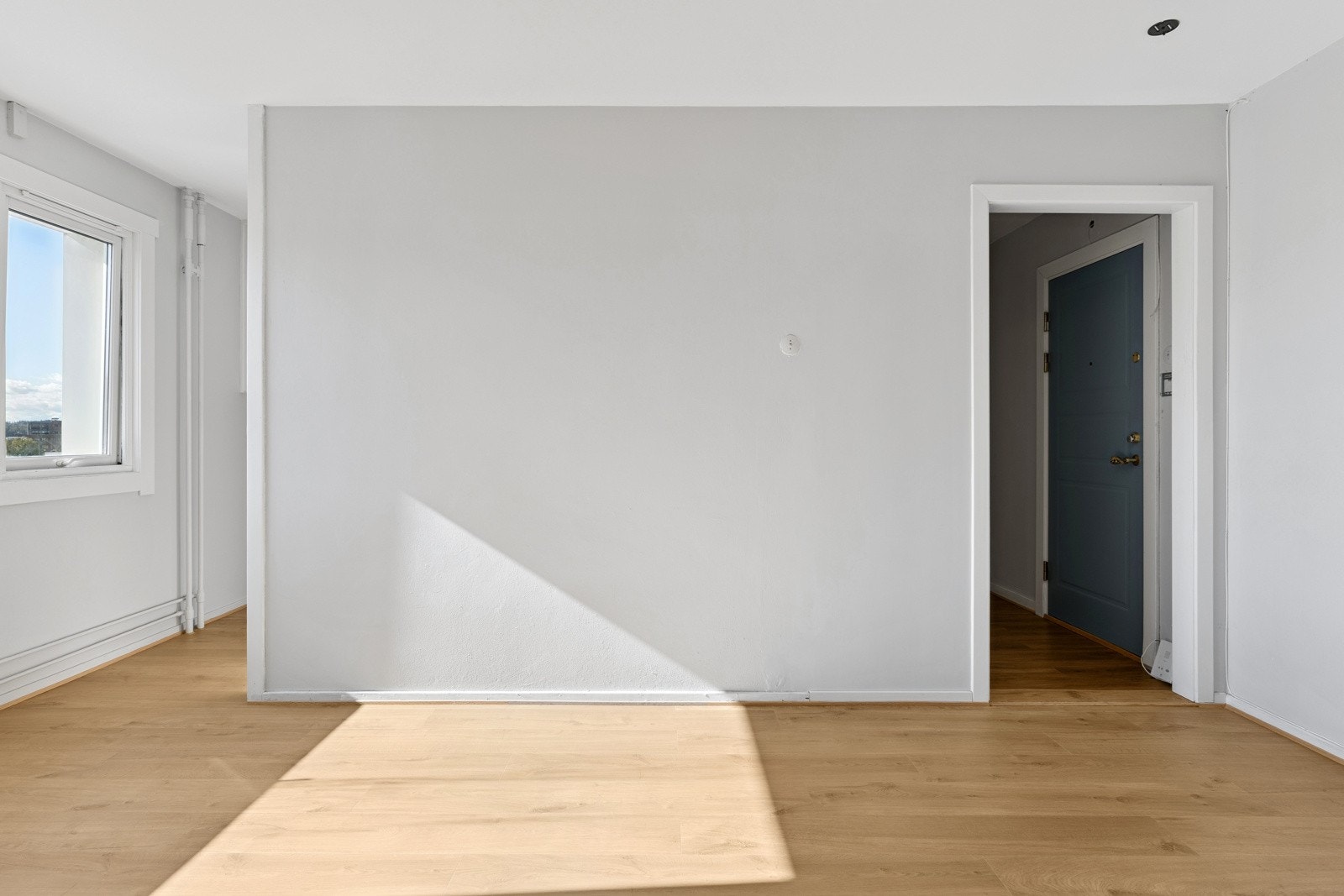Hyggelig stue med gode møbleringsmuligheter. Galleribilde