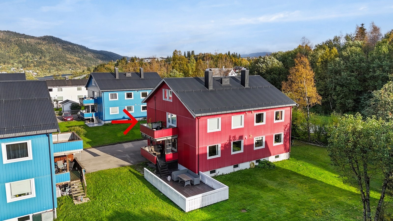 Alle vinduer og balkongdør ble byttet ca. 2006, og ca.2012 ble det lagt ny vann, kloakk og drenering. Galleribilde