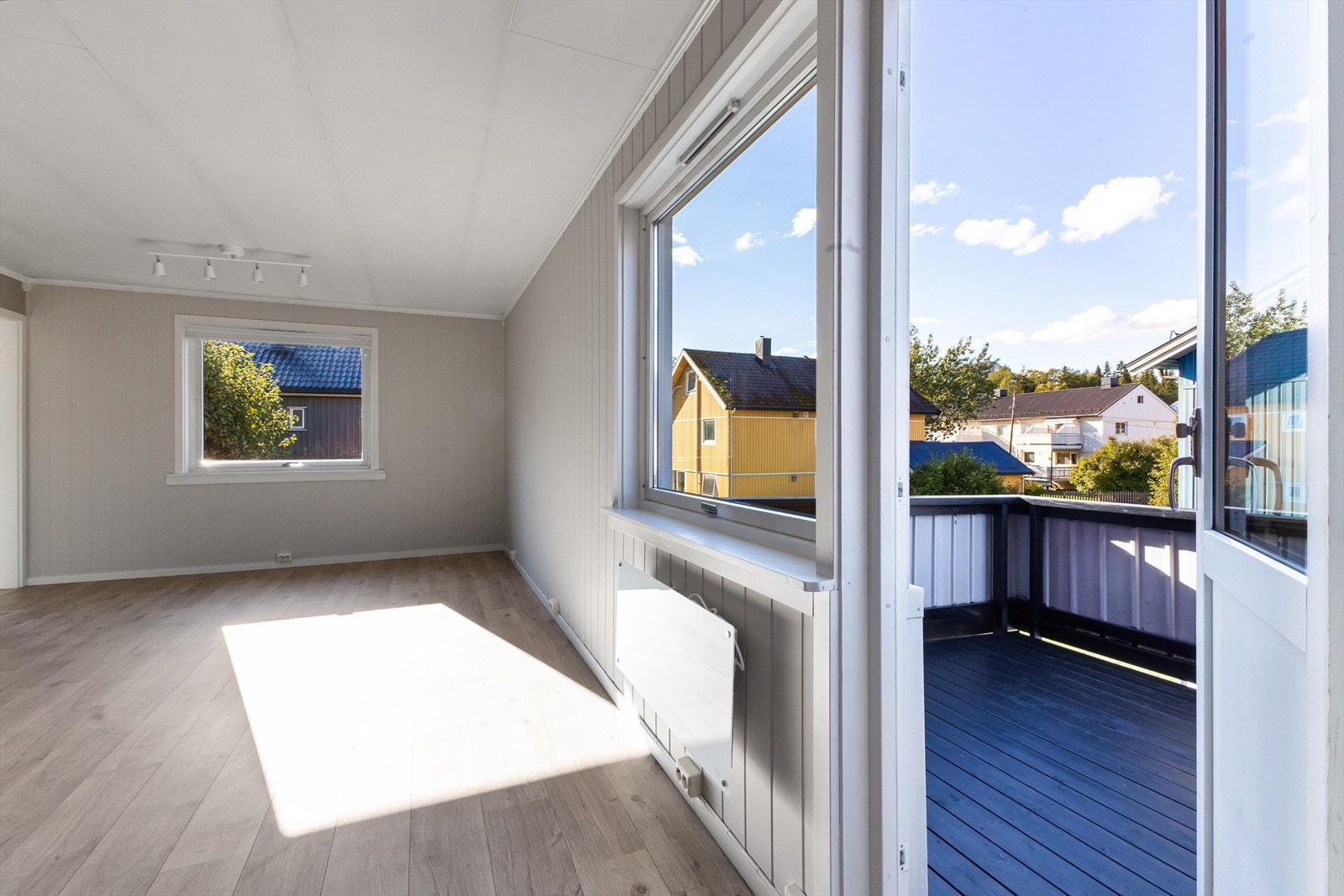 Utgang til balkong. Galleribilde