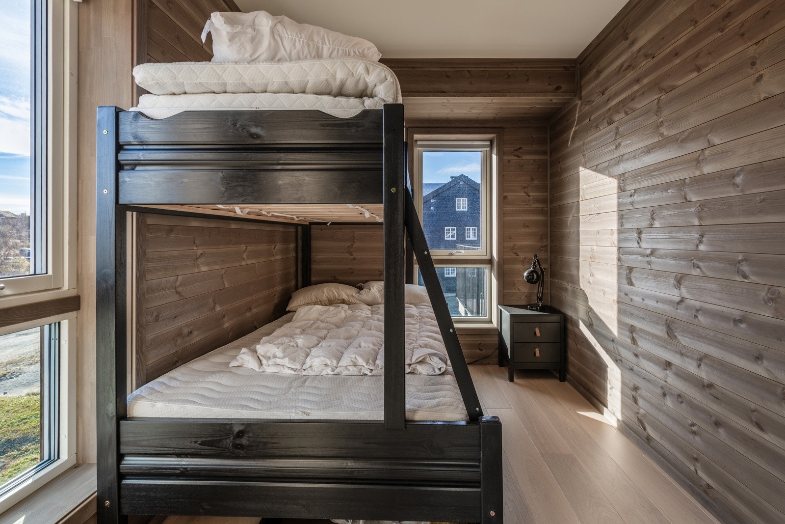 Soverom nr 2 har god plass til familiekøye Galleribilde