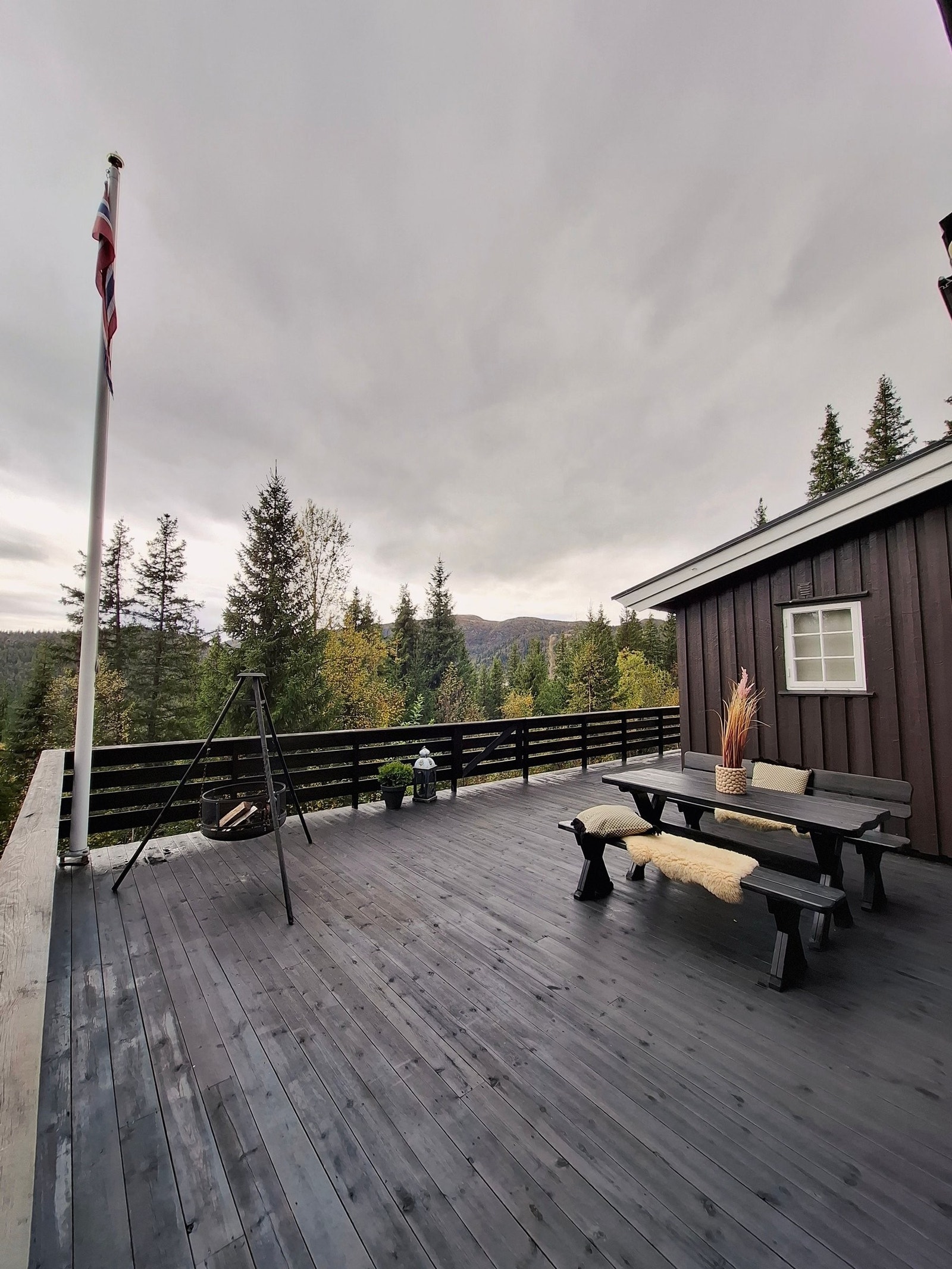 Nybeiset utemøbler også. Galleribilde