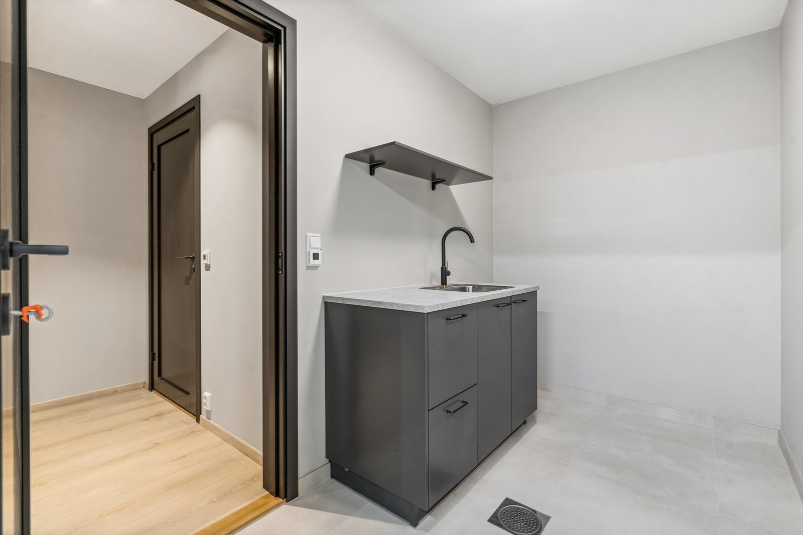 Praktisk med separat vaskerom. Galleribilde