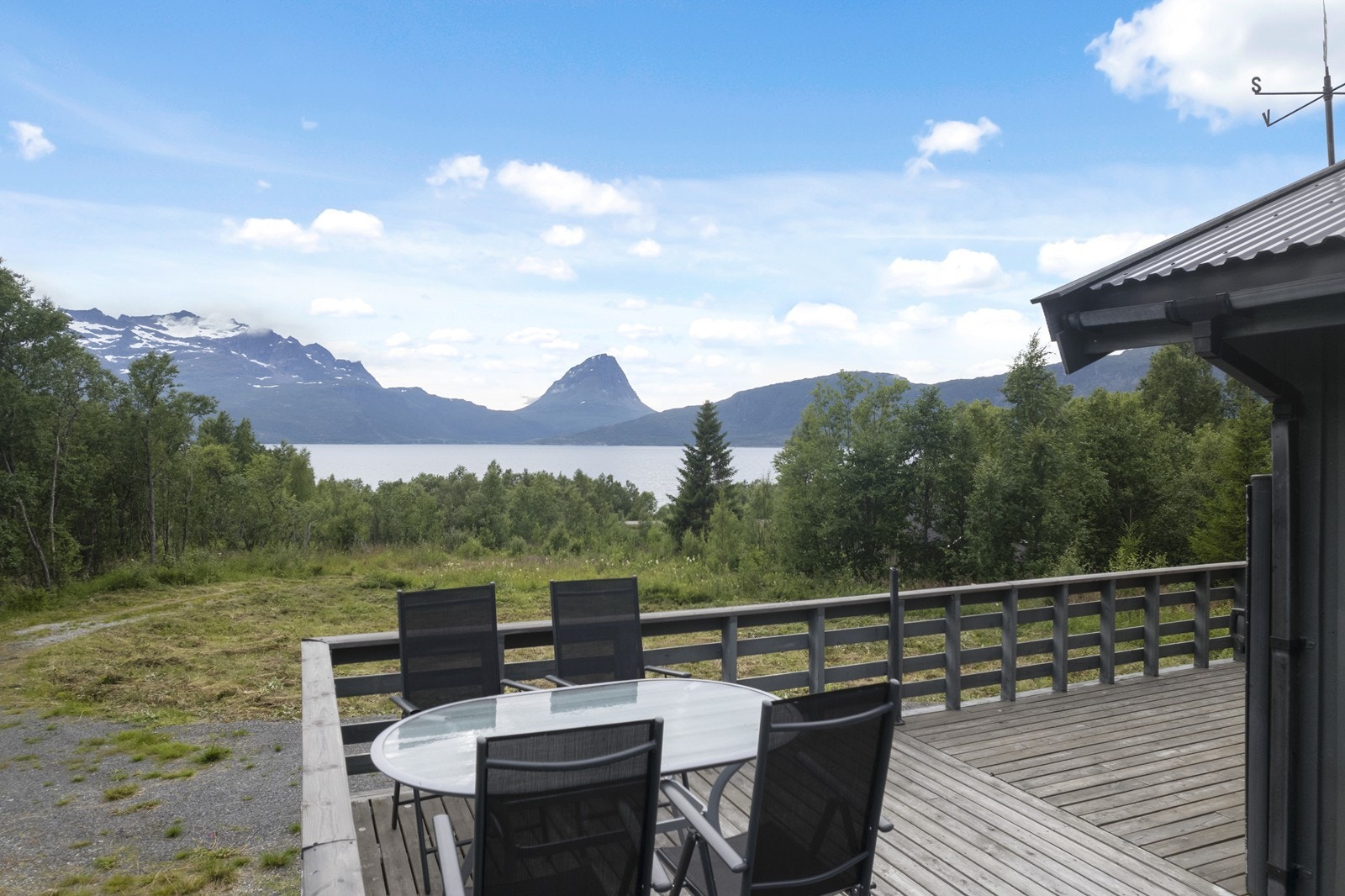 Stillhet, ro og fuglesang rett utenfor døra Galleribilde