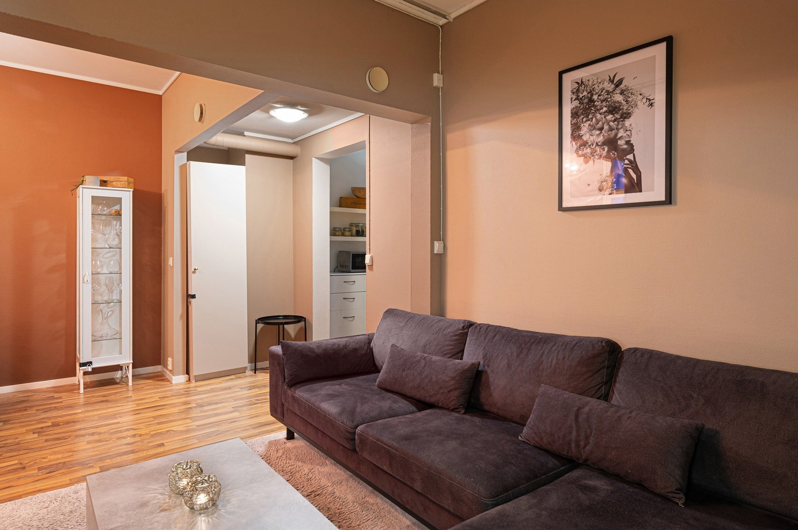 Leiligheten byr på flotte farger og god planløsning. Galleribilde