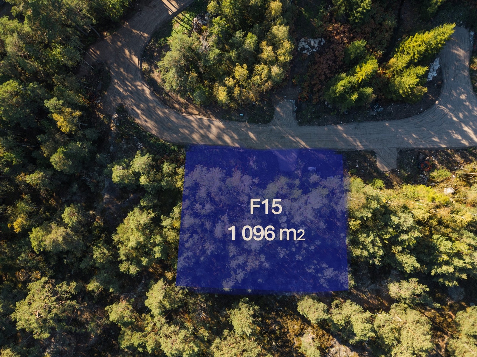 F15 - 1096 kvm.
Pris 1 190 000 kr + omkostninger. Galleribilde