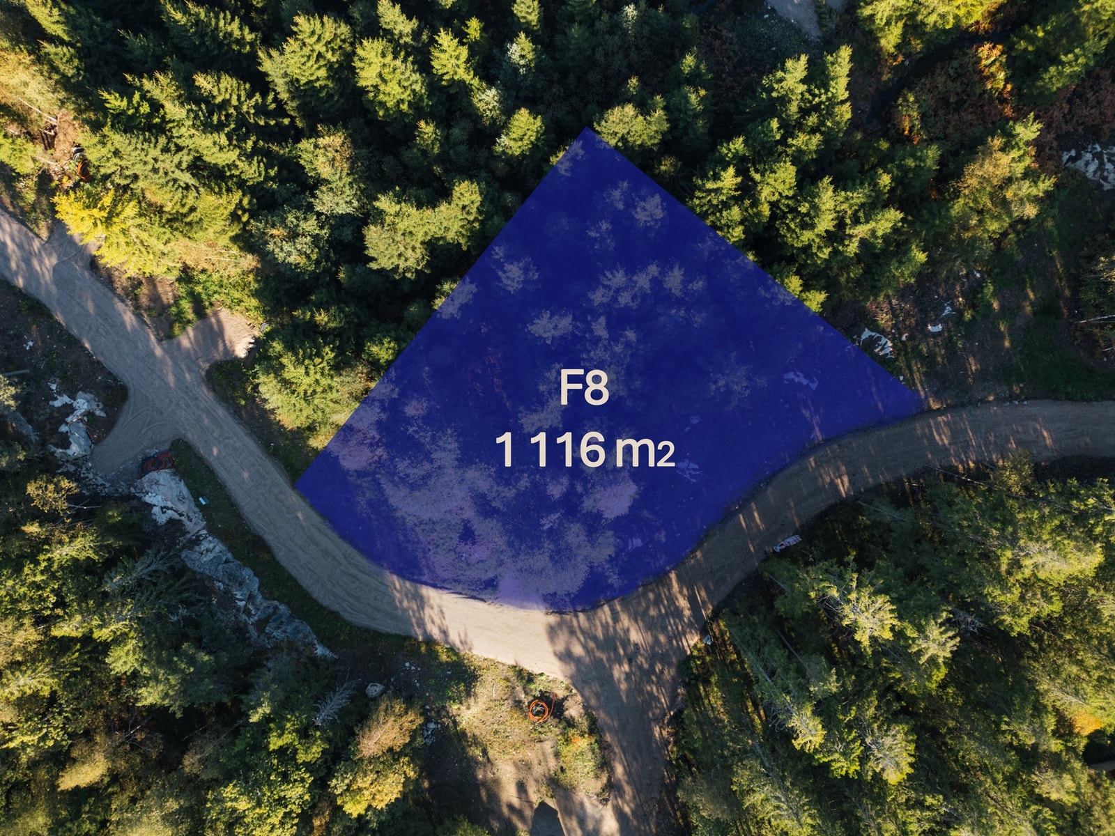 F8 - 1116 kvm.
Pris 990 000 kr + omkostninger. Galleribilde