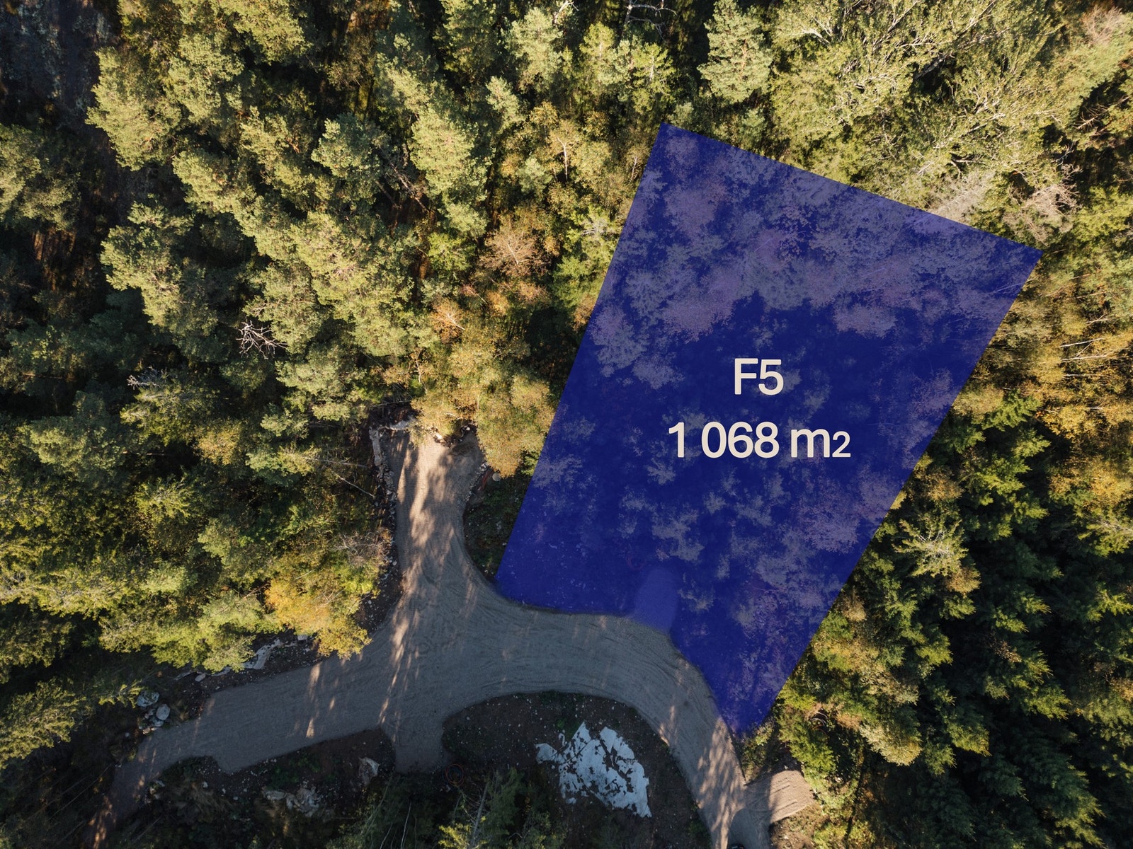 F5 - 1068 kvm.
Pris 1 290 000 kr + omkostninger. Galleribilde