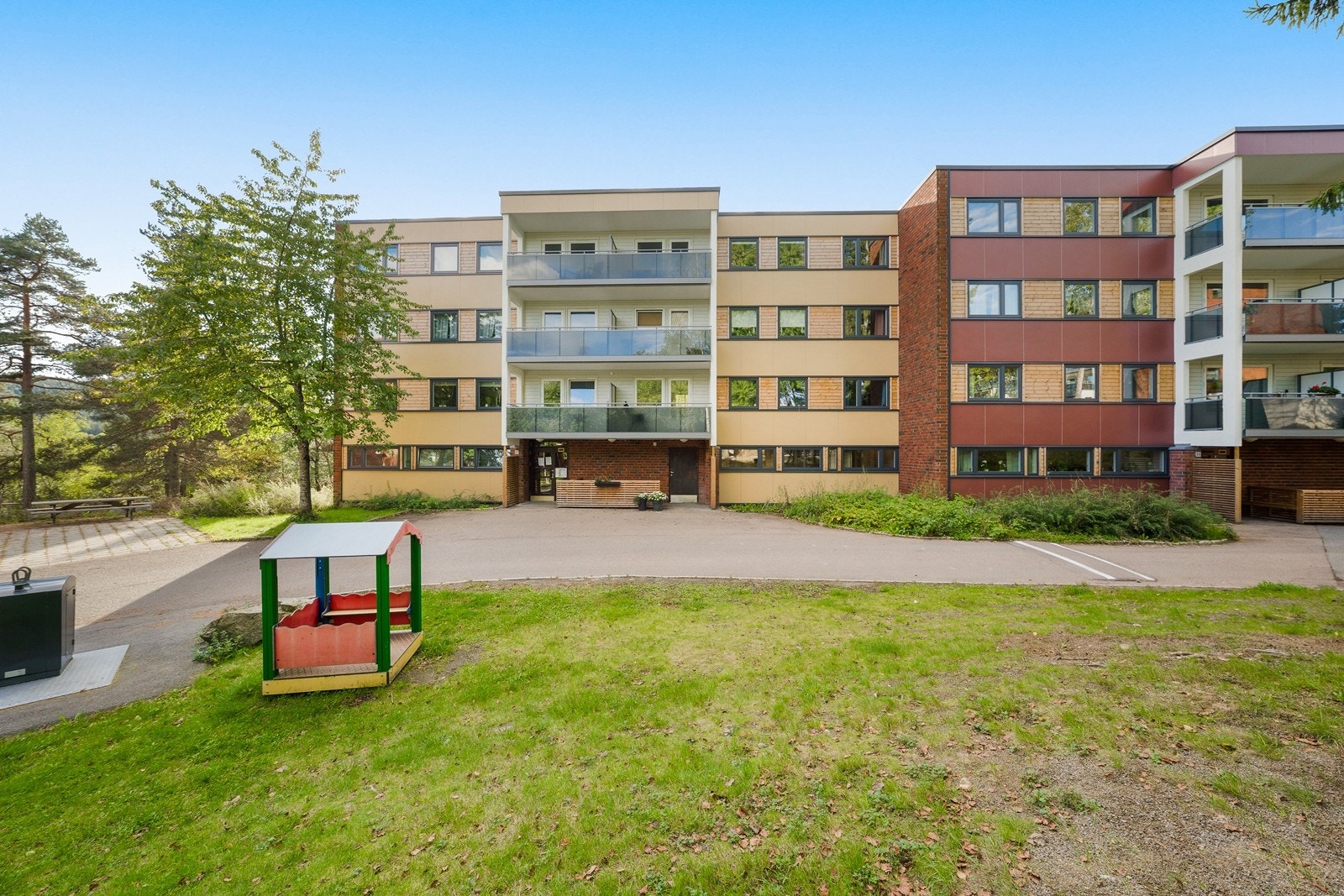 Leiligheten ligger i 1. etasje med trappefri adkomst. Galleribilde