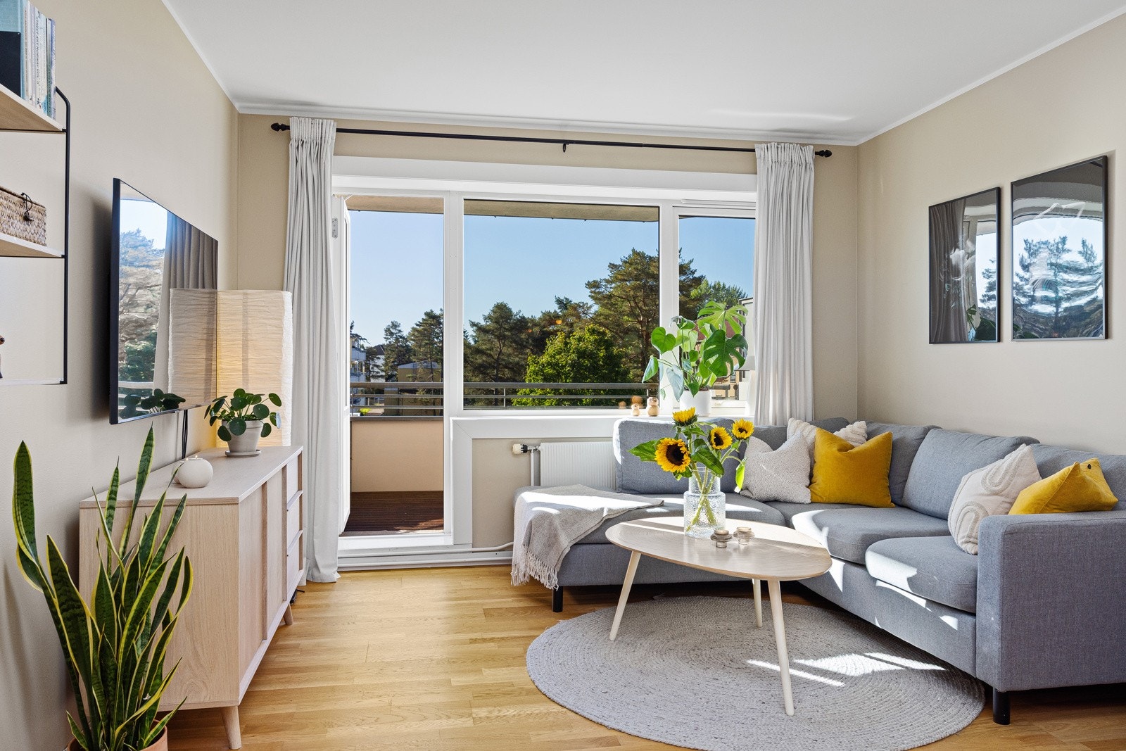 - Svært lys og tiltalende 3-roms med gjennomgående planløsning og særdeles god intern beliggenhet - Galleribilde