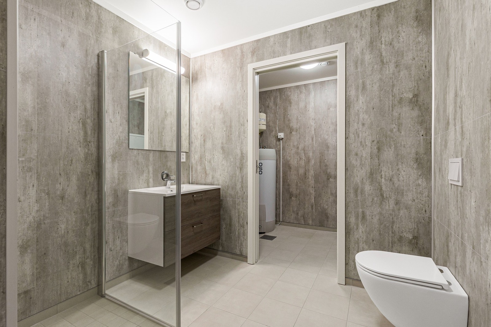 Bad/vaskerom i sokkel Galleribilde