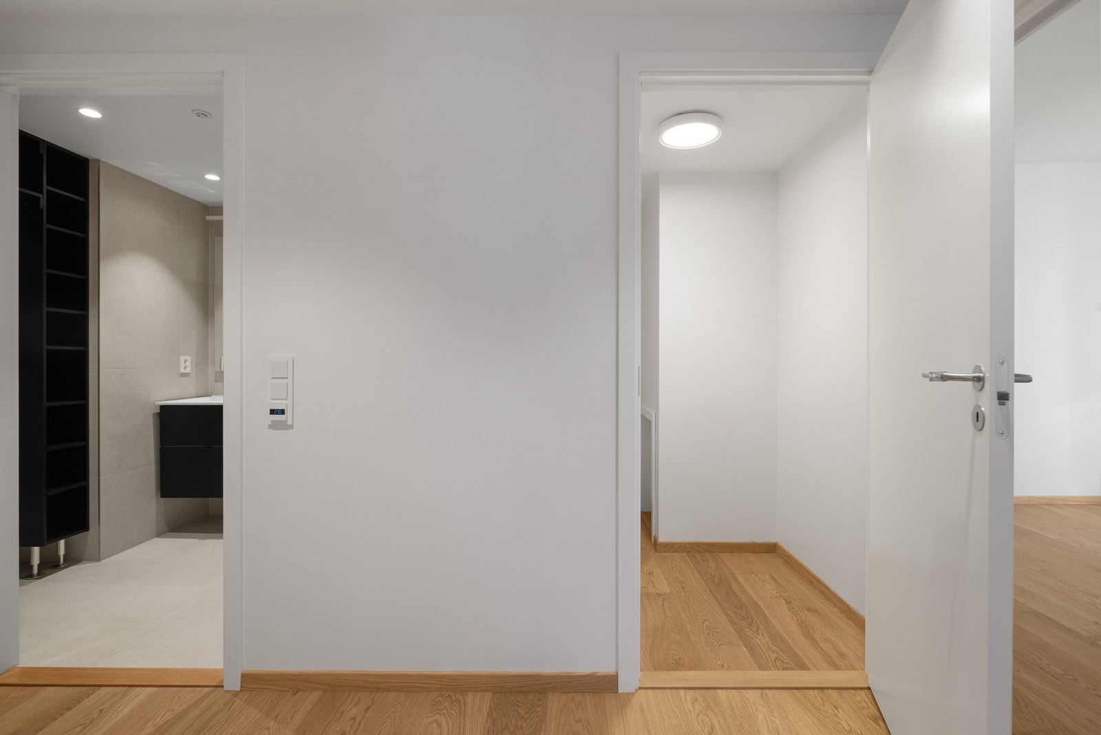 Fra entré er det tilgang på innvendig bod og bad. Galleribilde