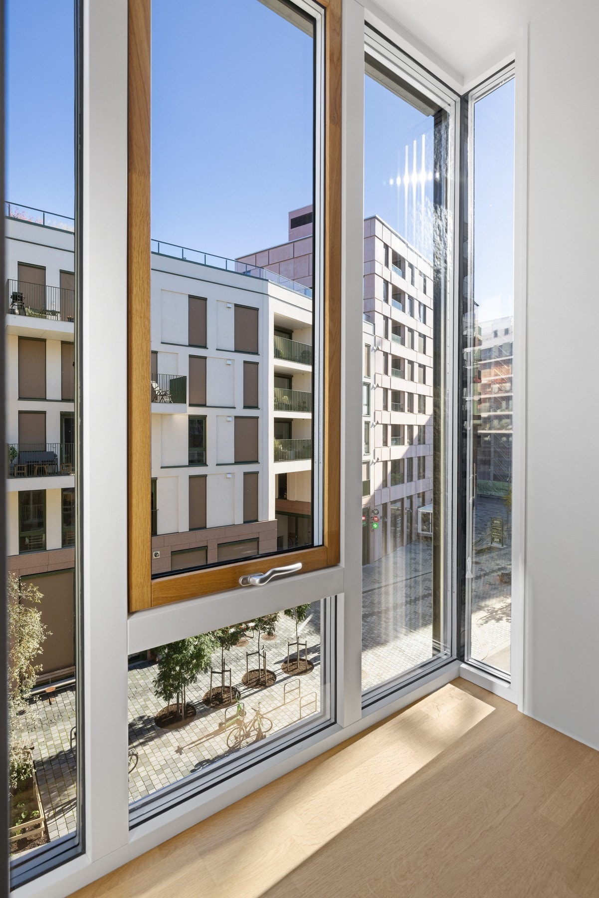 Karnappvindu ved soverom , her kan man sitte med en kopp kaffe eller en god bok. Galleribilde