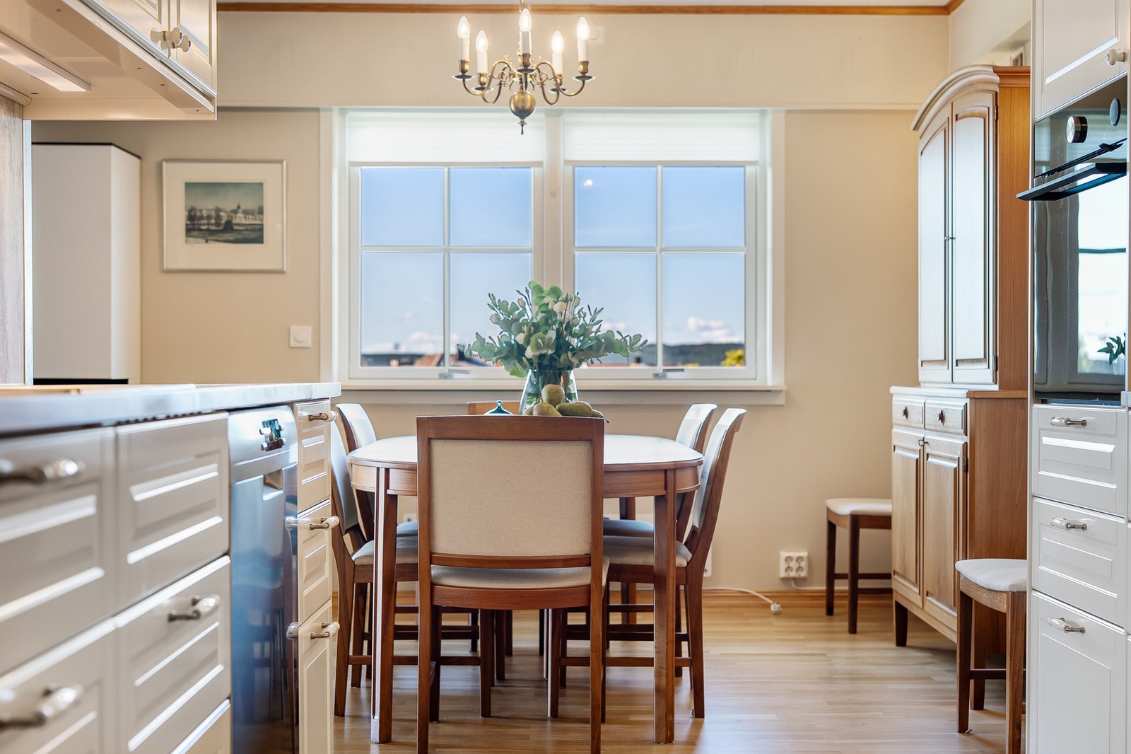 Kjøkkenet mot spisestuen Galleribilde