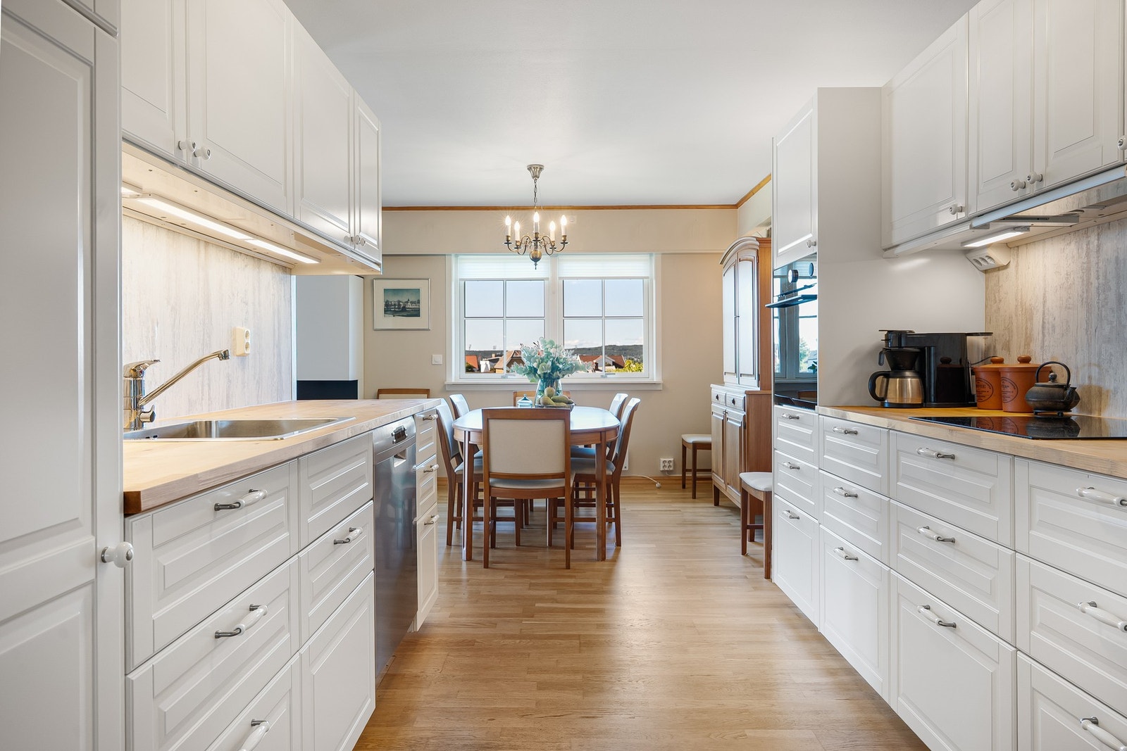 Kjøkkeninnredningen er ny i 2019. Galleribilde