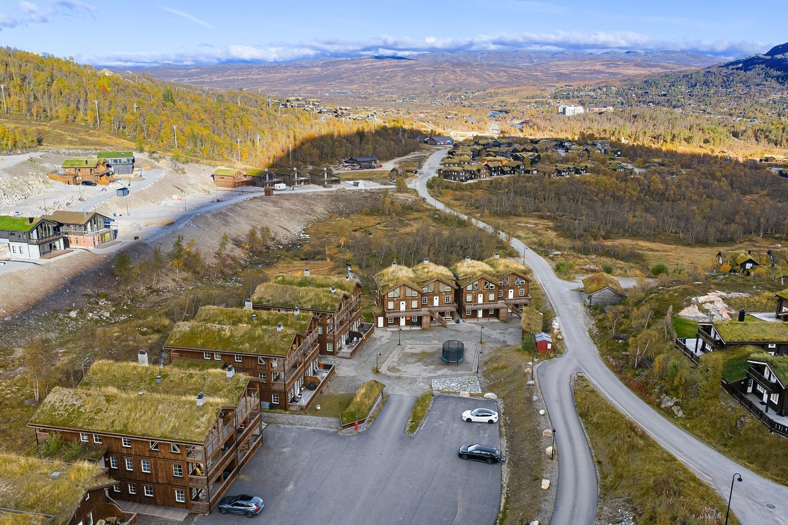 Leiligheten ligger rett ved alpinbakken. Galleribilde