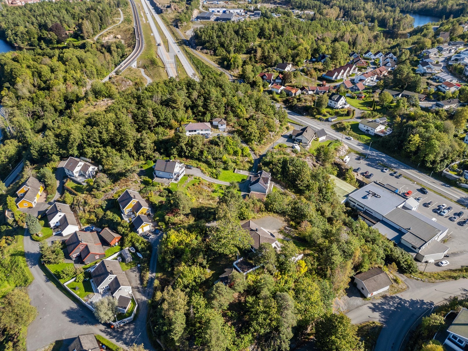 Dronefoto over området Galleribilde
