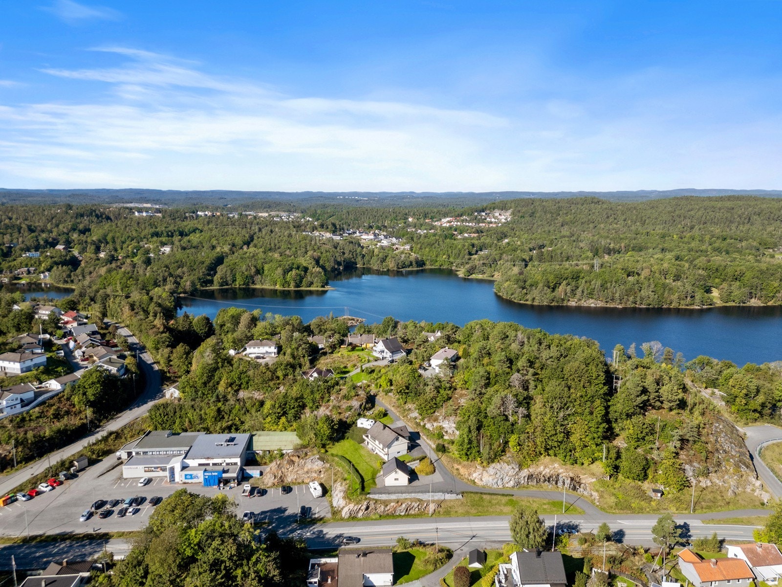 Dronefoto over området Galleribilde