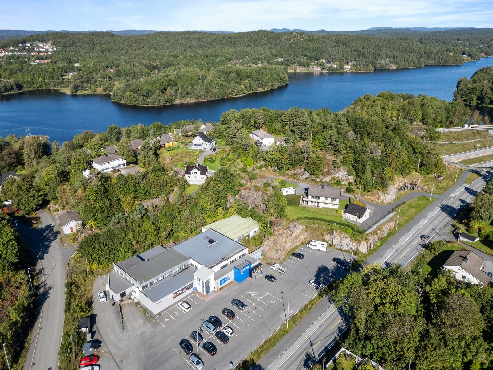 Dronefoto over området Galleribilde