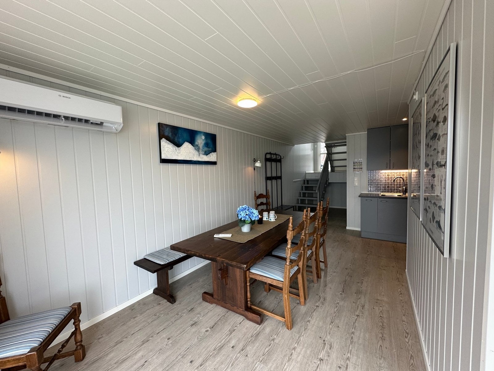 God plass til spisebord og annen ønsket innredning Galleribilde