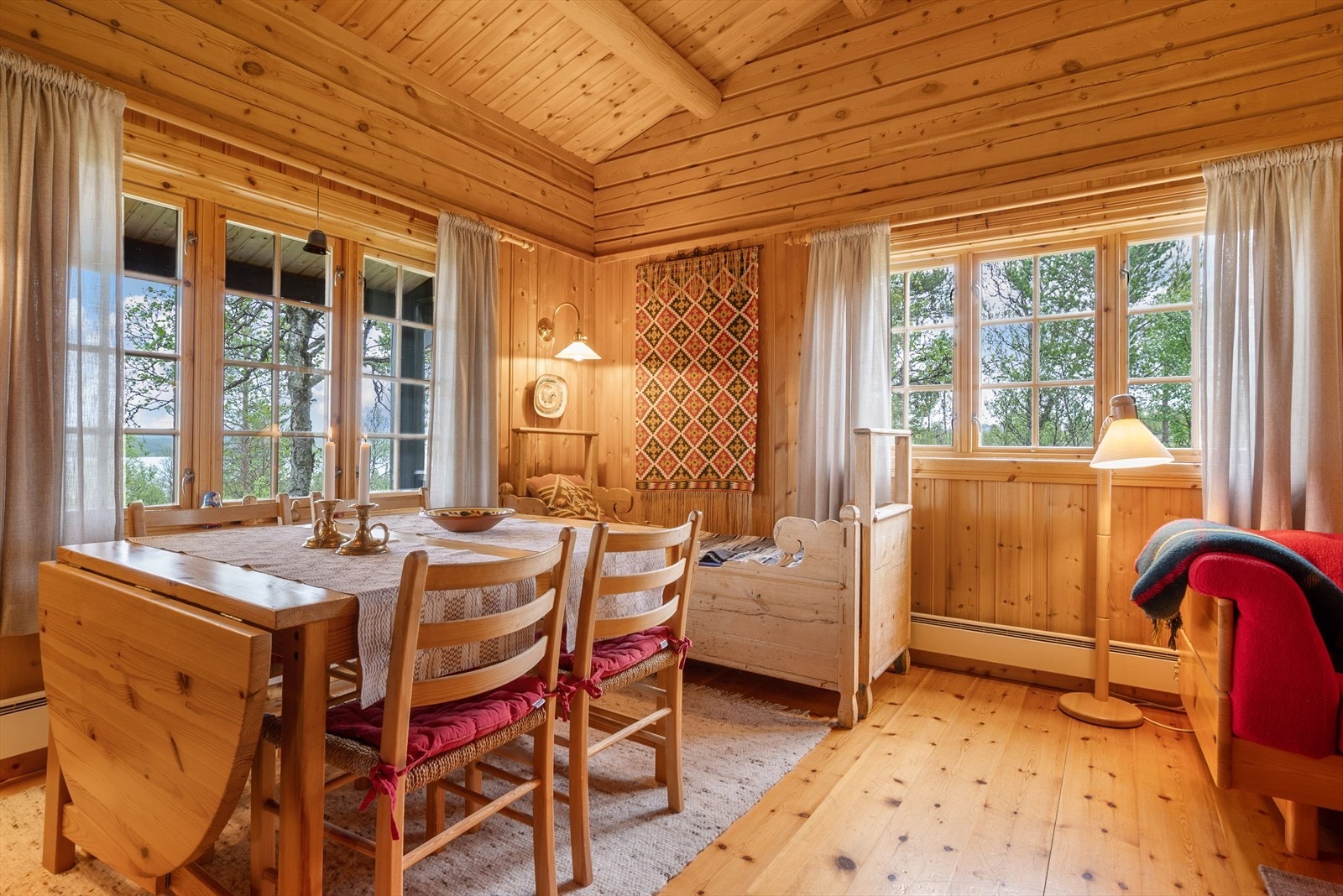 Stue/spisestue. Galleribilde