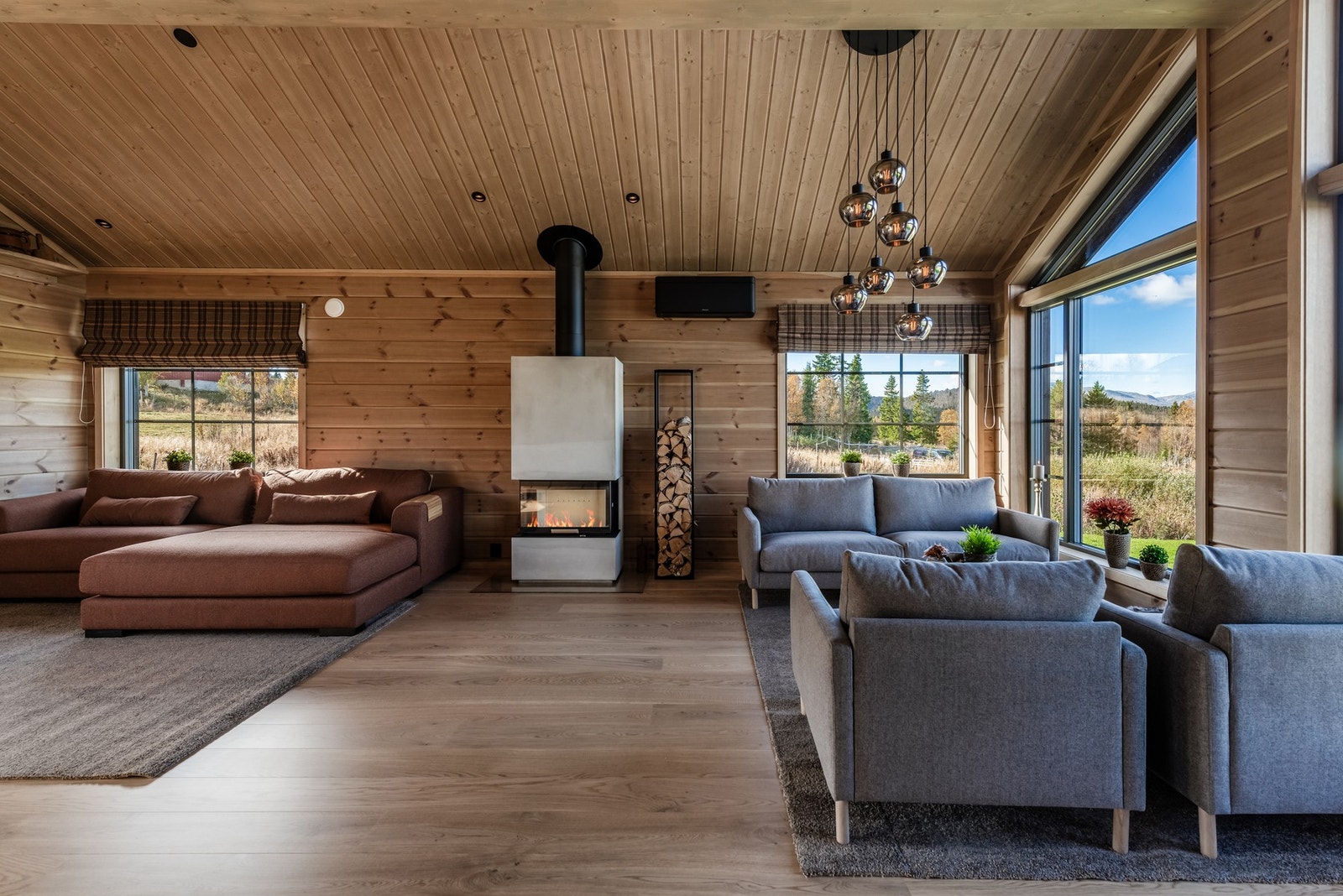 Her er det god plass til flere sittegrupper. Galleribilde