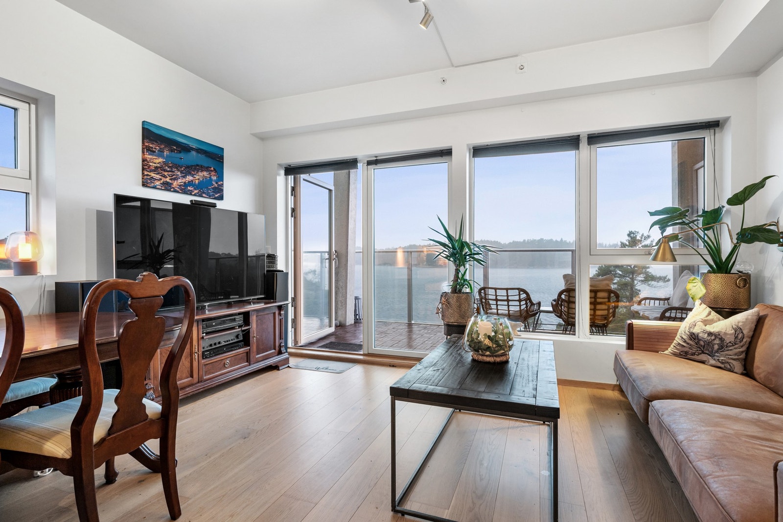 Ventilasjonssystemet sørger for at ny, frisk, filtrert og oppvarmet luft føres inn i leiligheten. Galleribilde