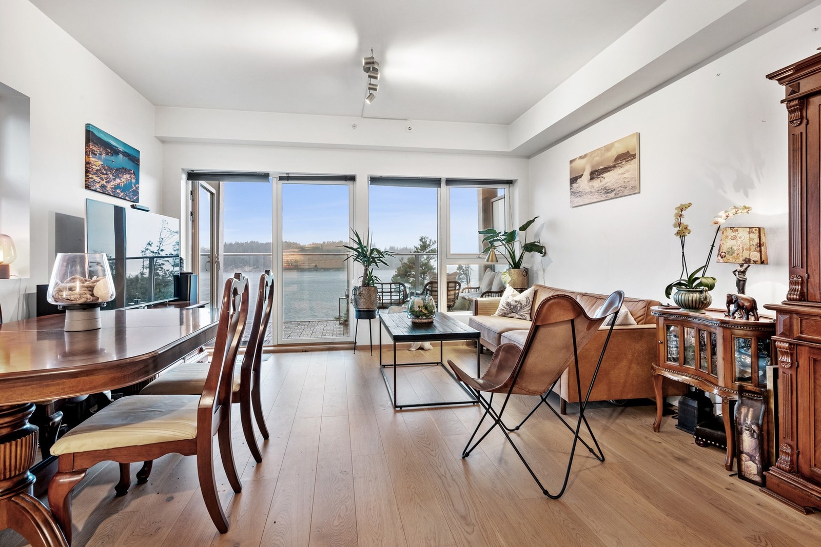 Ditlev Haukenes ved ASK Eiendomsmegling har gleden av å presentere Prestaneset 74! Galleribilde