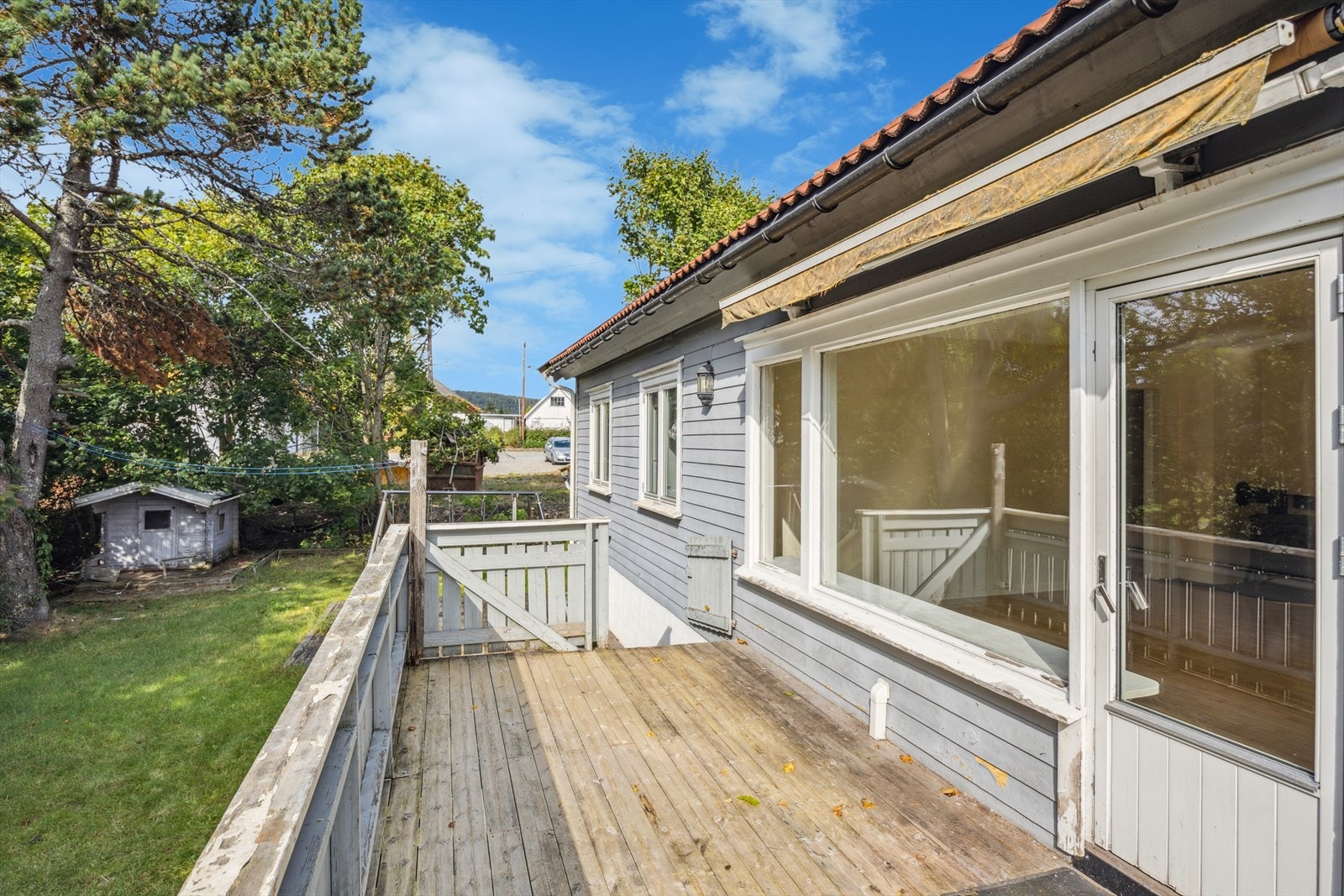 Terrasse i tilknytning til stuen. Galleribilde