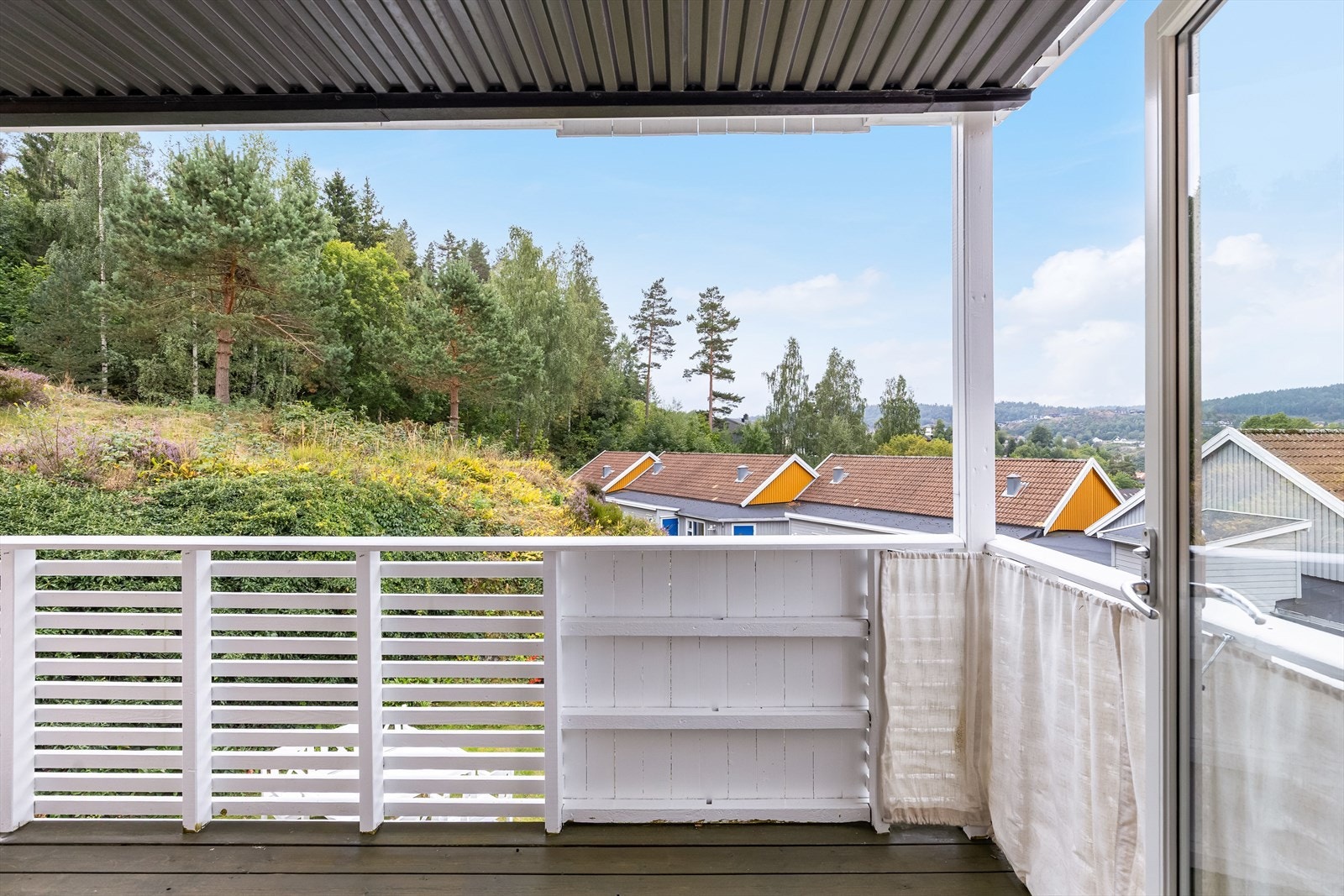 Terrasse med overbygd tak Galleribilde