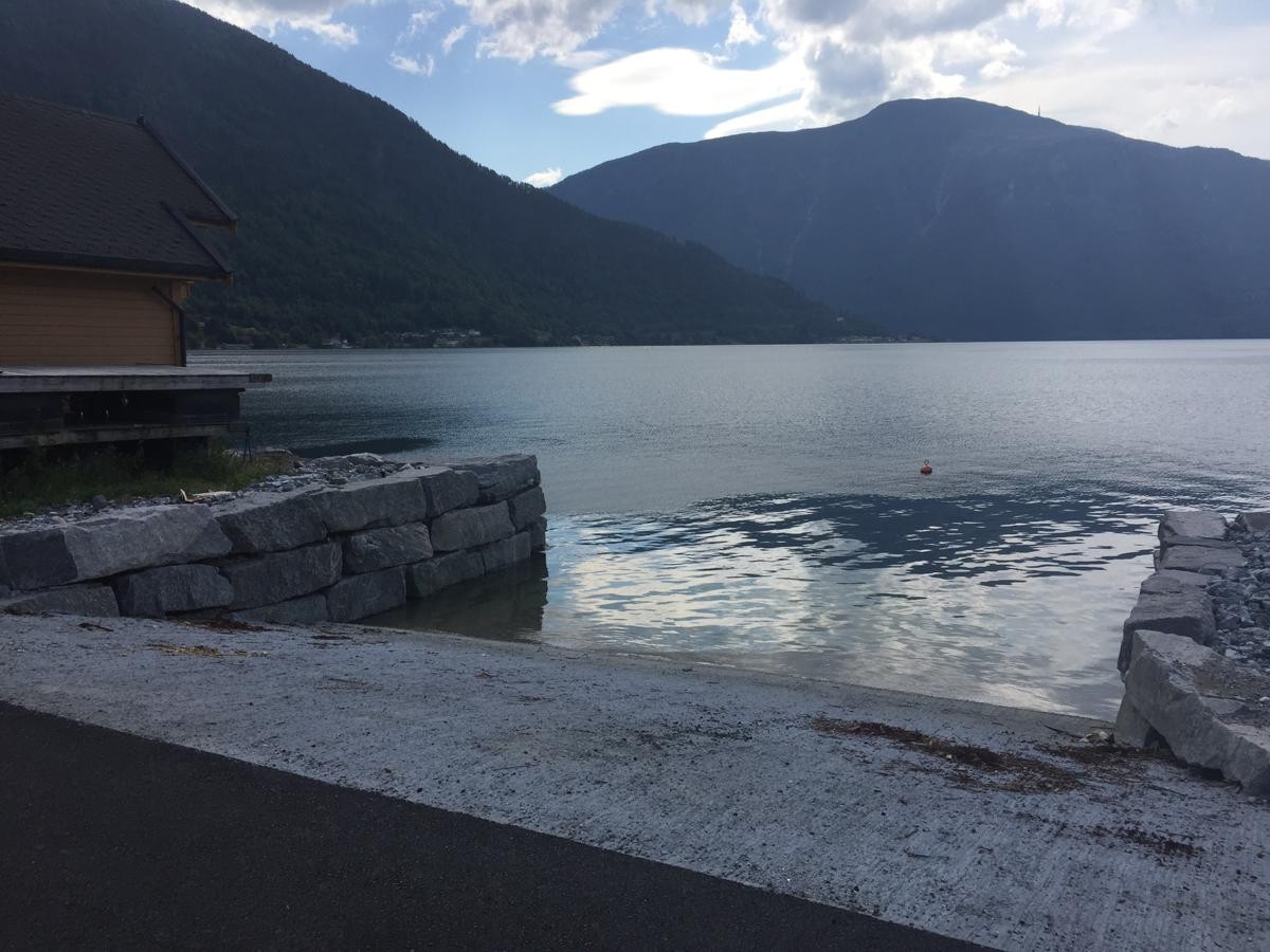 Fjordsti like ved Galleribilde