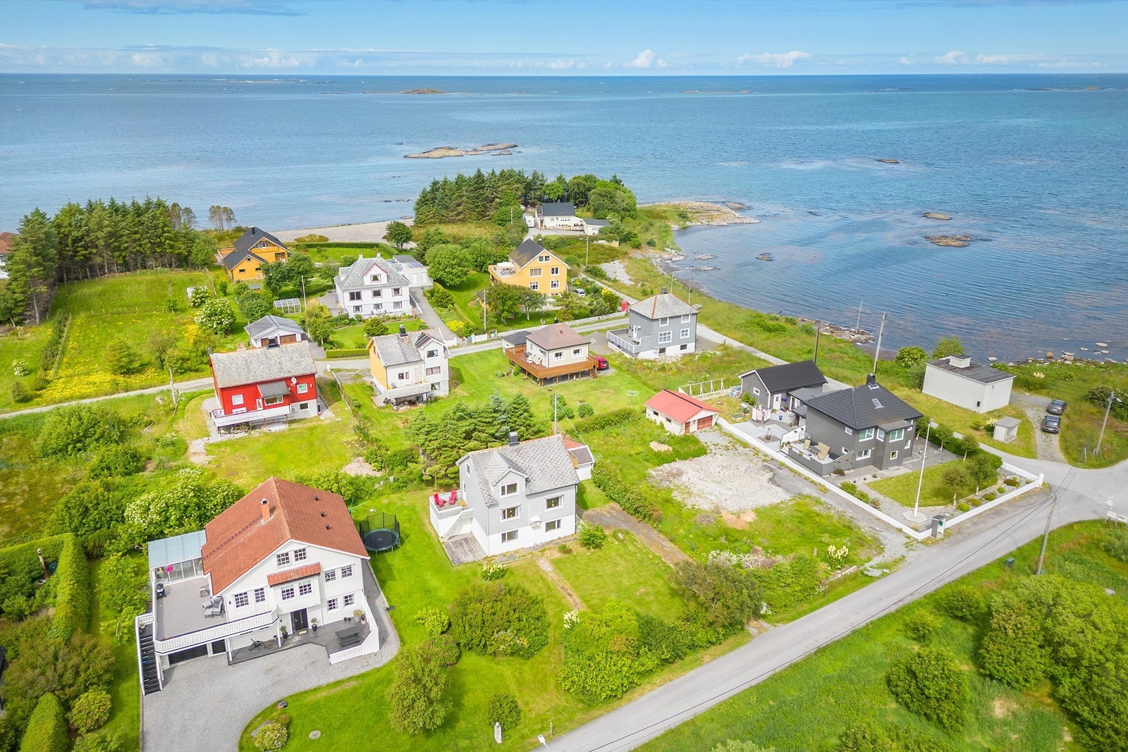 Velkommen til Kravikvegen 3! Eiendommen presenteres av Vetle Wold Lande i Møremegling Galleribilde