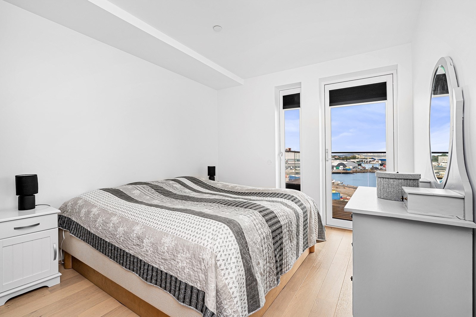 I tillegg til balkongdøren har du vindu som kan åpnes. Galleribilde