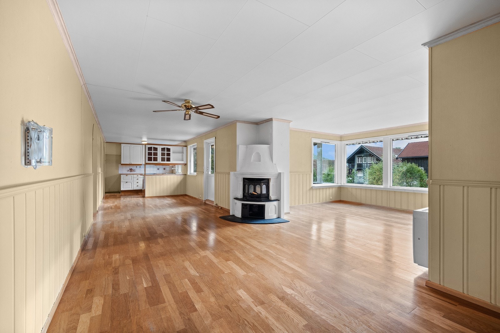 Peisen blir stuens midtpunkt og varmer godt kalde høst- og vinterkvelder. Galleribilde