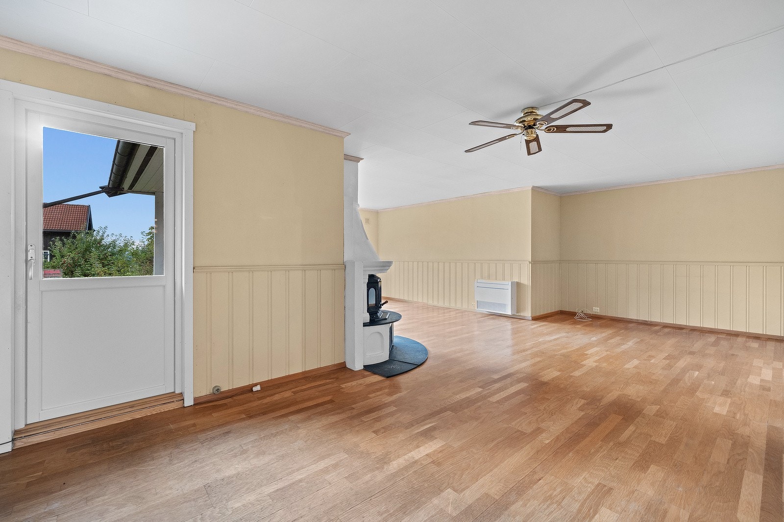 Det er også plass til å innrede med stort langbord med plass til hele familien. Galleribilde