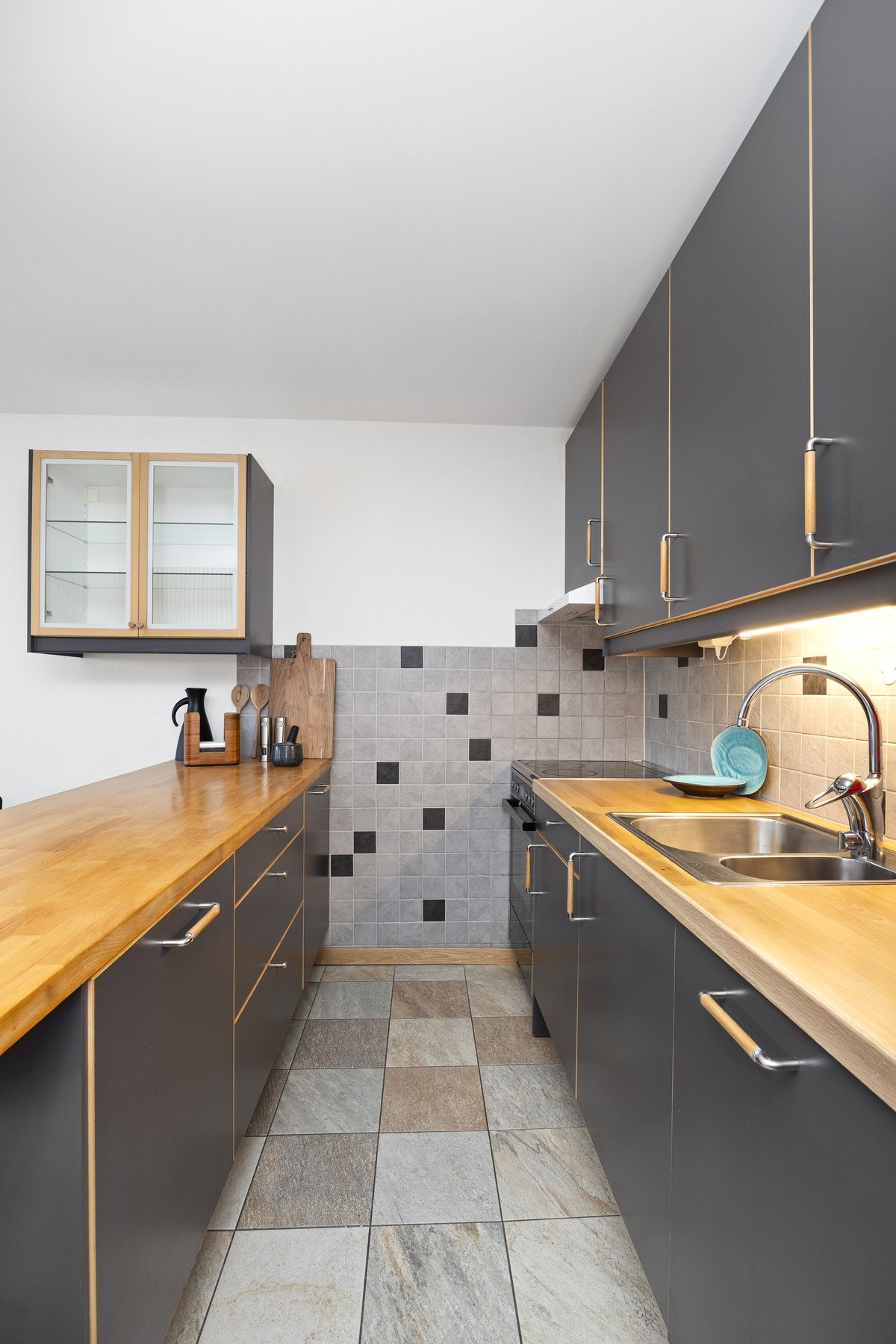 Kullfilterventilator med kanal støtende mot mekanisk avtrekk, ikke tilkoblet. Galleribilde