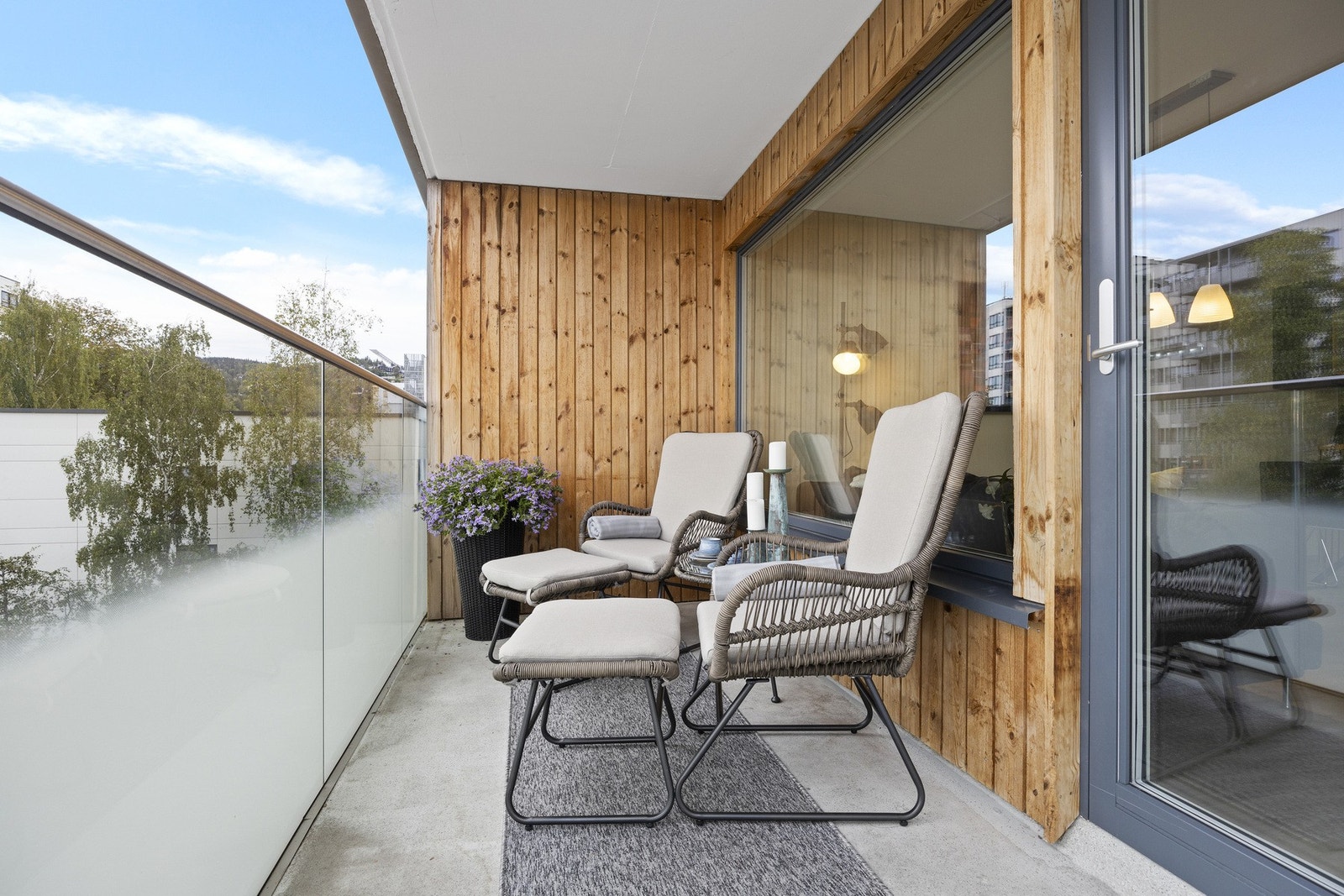 Leiligheten har en sentral beliggenhet på Hovseter. Gangavstand til offentlig kommunikasjon. Galleribilde