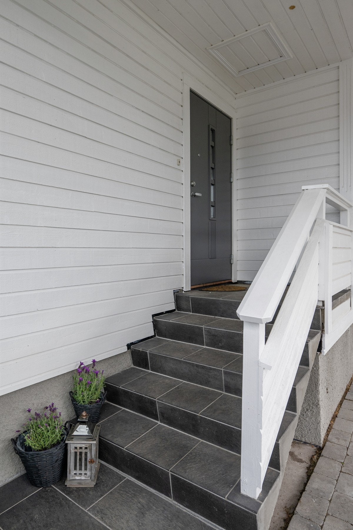 Da fortsetter vi opp trappen og inn i Palettveien 3 Galleribilde