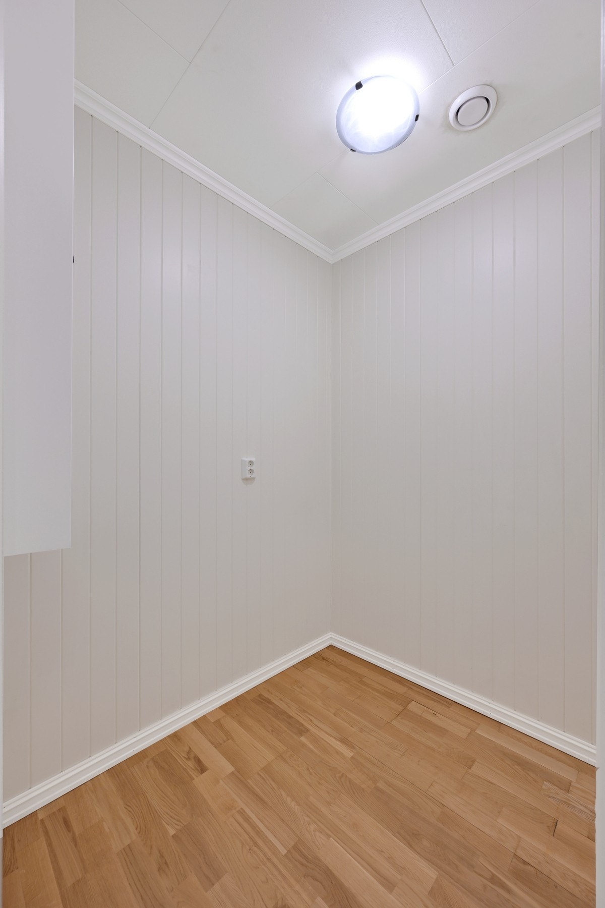 Det er bod både i hagen og inne i leilgheten Galleribilde